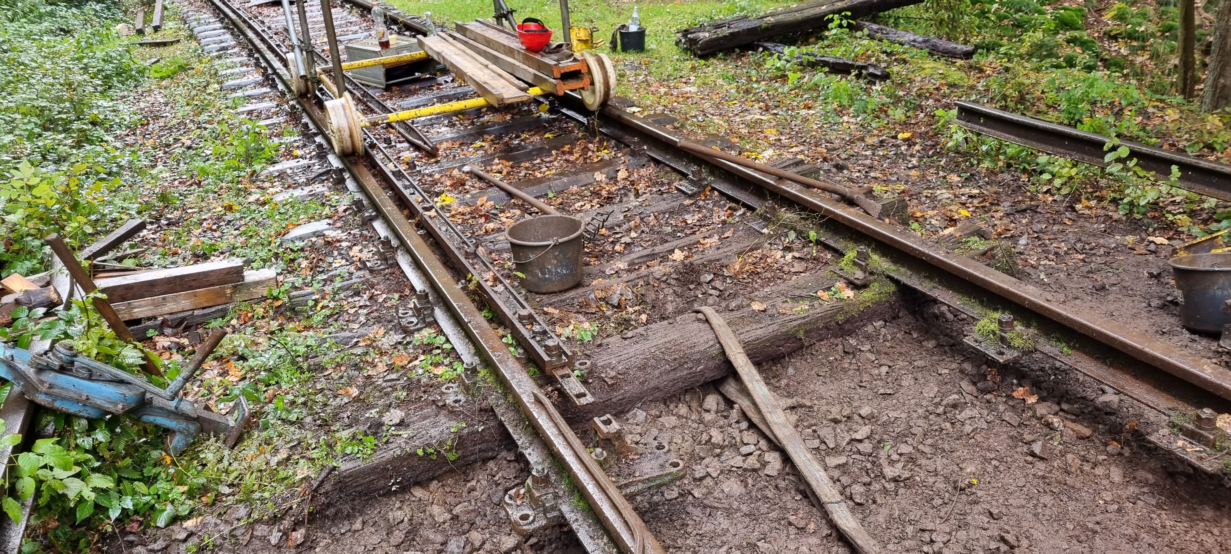 Gleisbau in Wilhelmstal- defekte Schwellen werden getauscht